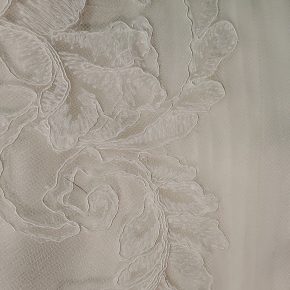 Wedding dress, David's Bridal, NWT. Size 6. Ivory lace and satin. Low V back. - Picture 3 of 16